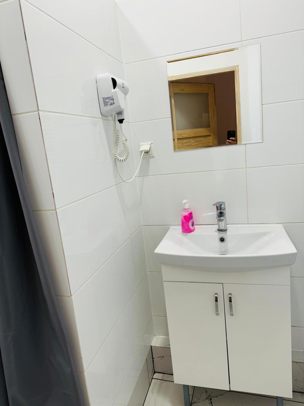 Lilia House Vandrehjem Poznań Eksteriør billede